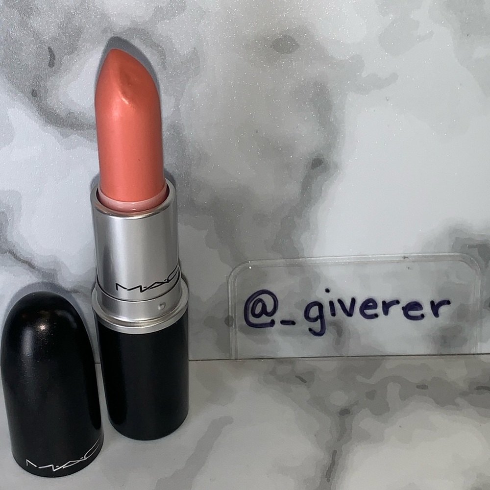 PURE VANITY Lustre Lipstick MAC
